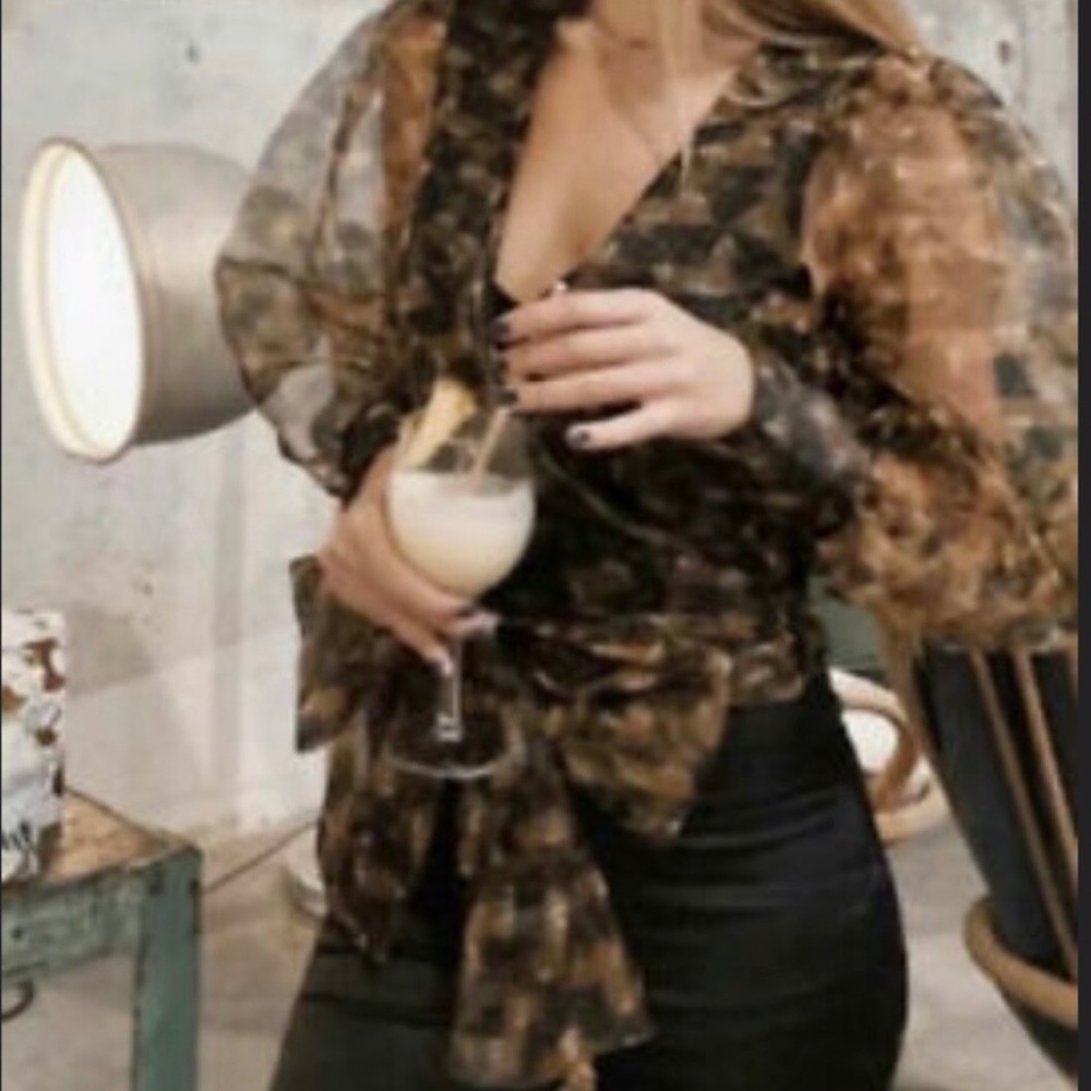 💞ZARA - NWT Sheer Wrap Top (L)